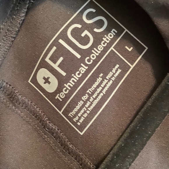 FIGS Large Black Limbe Collarless Moto Scrub Top - Picture 4 of 4